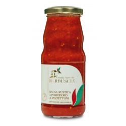 Rustic tomato sauce in chunks